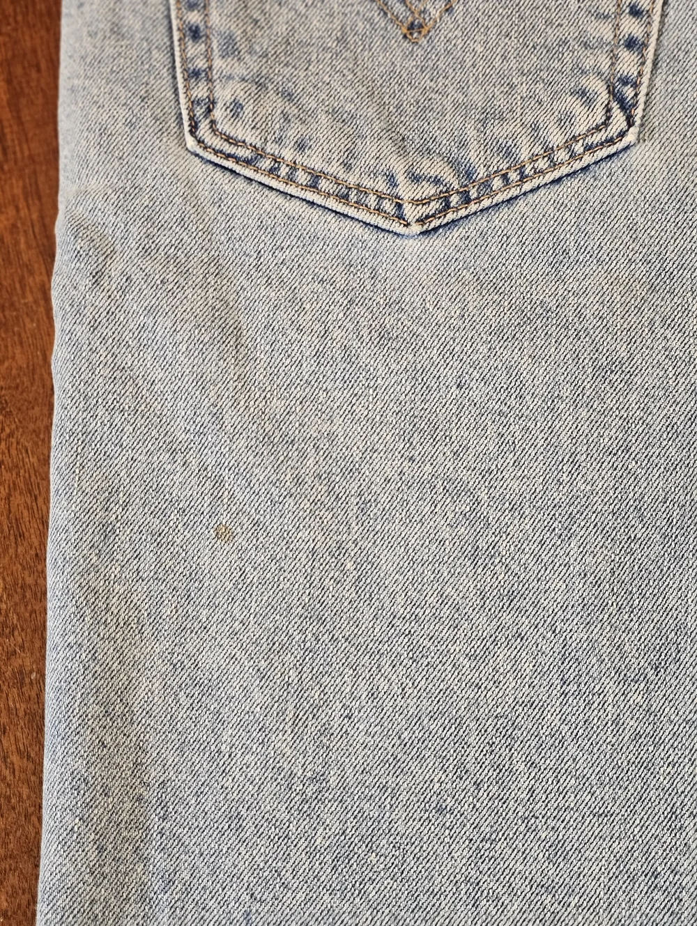 Levi 550 Shorts Relaxed Fit Thrashed Light Wash Size 36